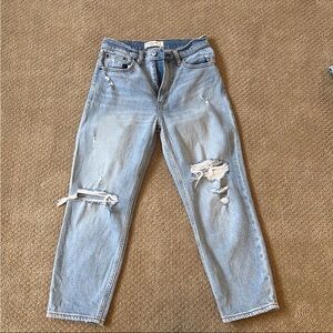 A&F high rise mom jeans 25 x short